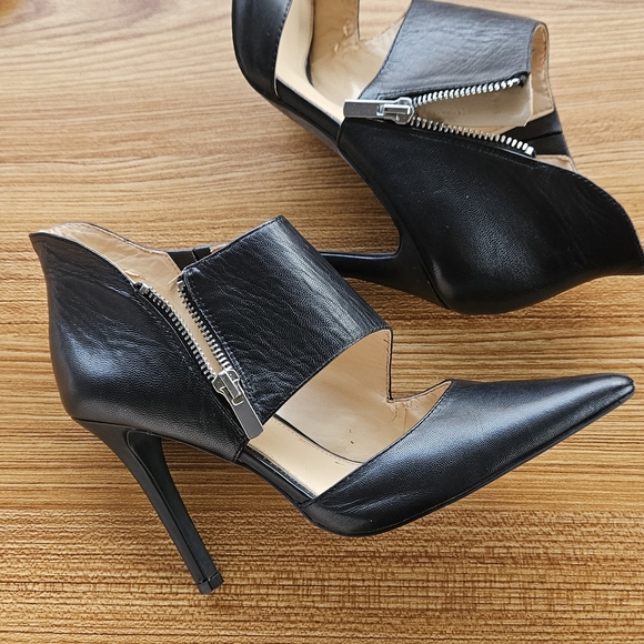 Jessica Simpson Black Women's Heels With Side Zip Size 7.5 - Picture 8 of 15